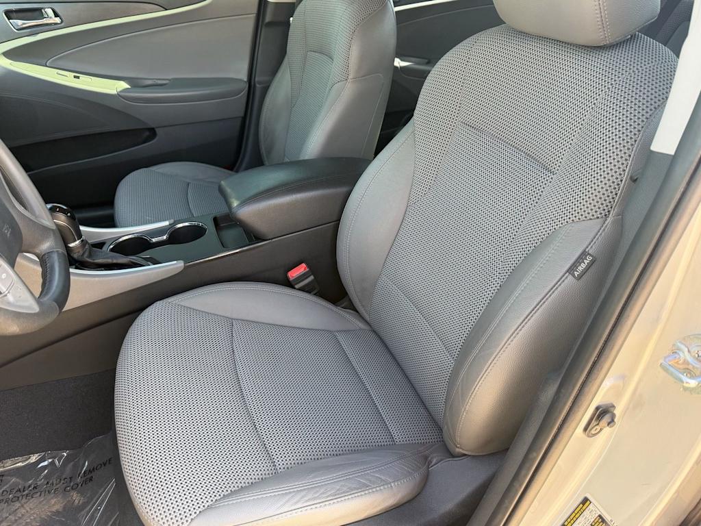 Thumbnail: 2011 Hyundai Sonata - 28