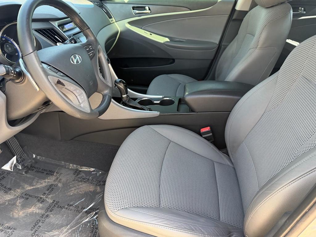 Thumbnail: 2011 Hyundai Sonata - 27