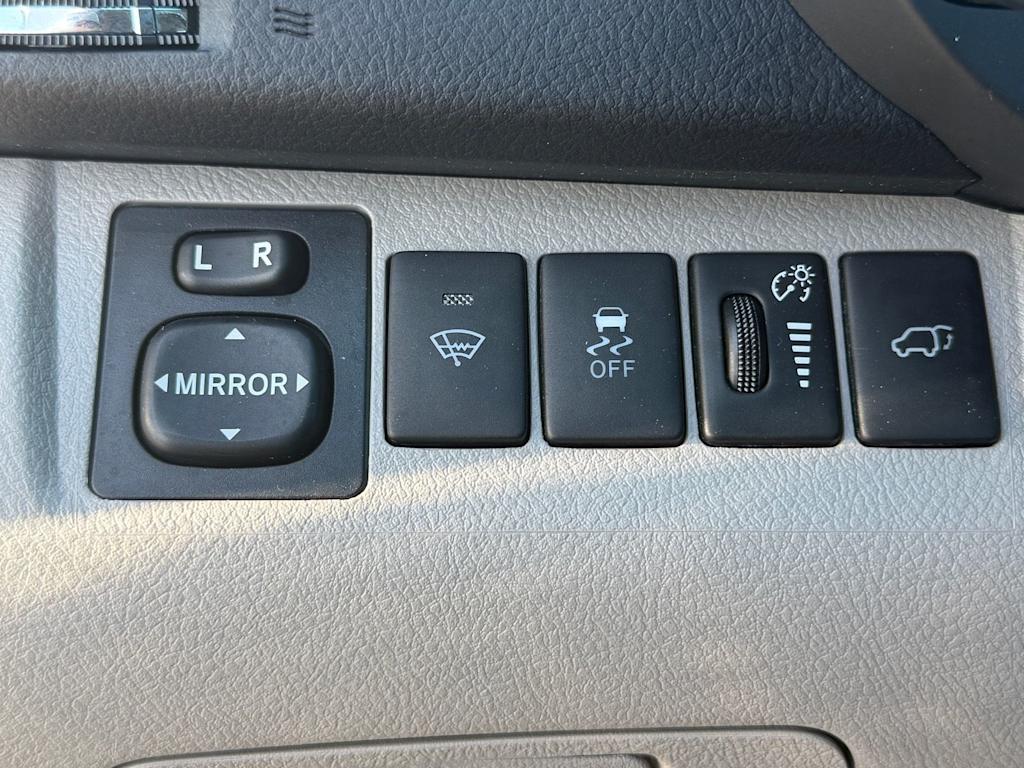 Thumbnail: 2012 Toyota Highlander - 23