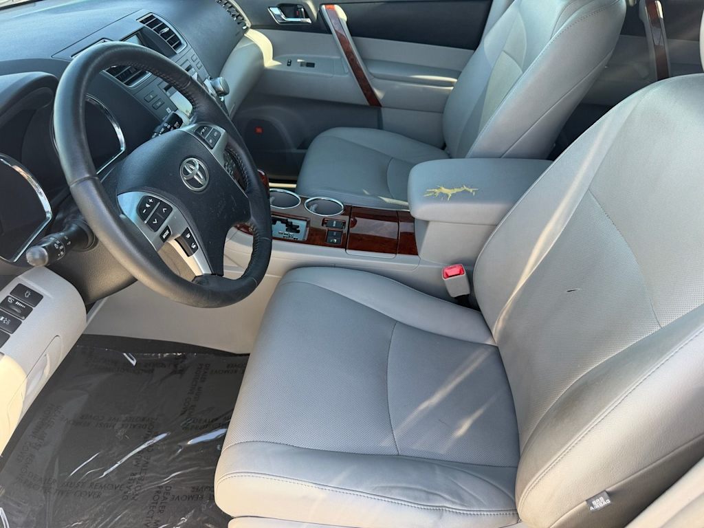 Thumbnail: 2012 Toyota Highlander - 10