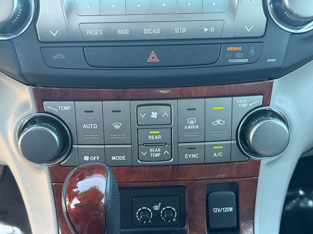 Thumbnail: 2012 Toyota Highlander - 29