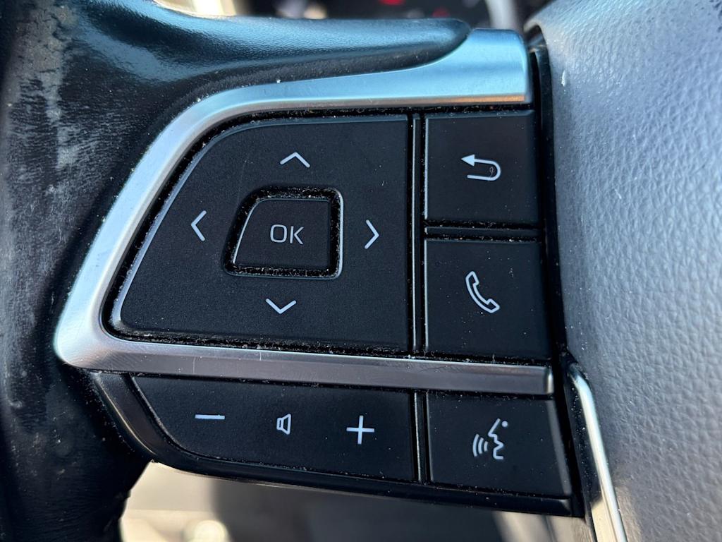 Thumbnail: 2021 Toyota Highlander - 14