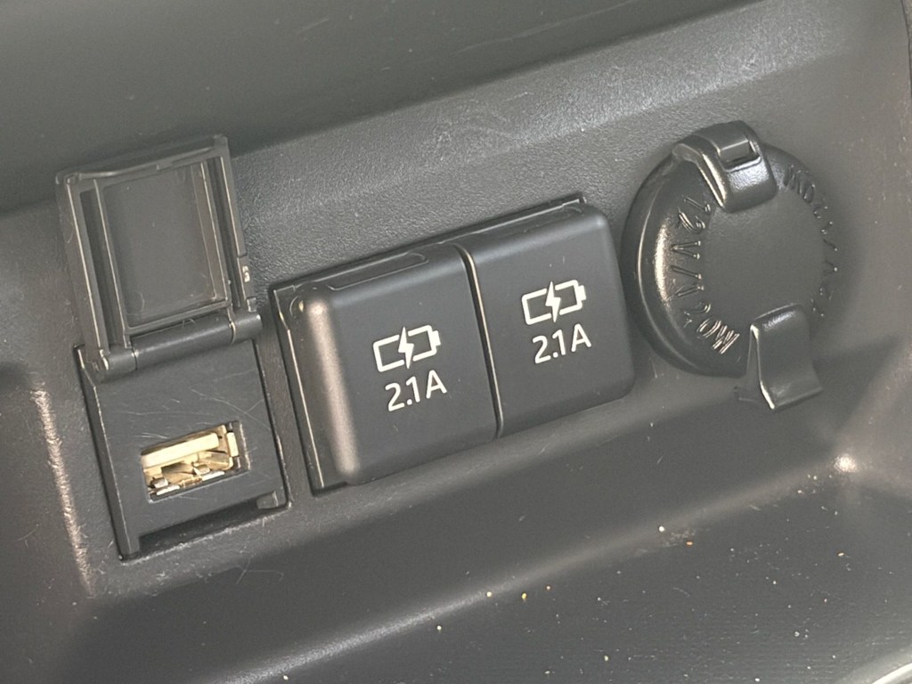 Thumbnail: 2021 Toyota Highlander - 33