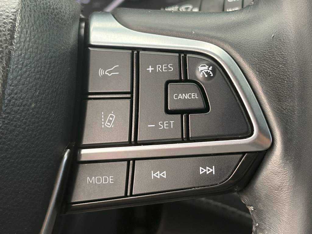 Thumbnail: 2021 Toyota Highlander - 28