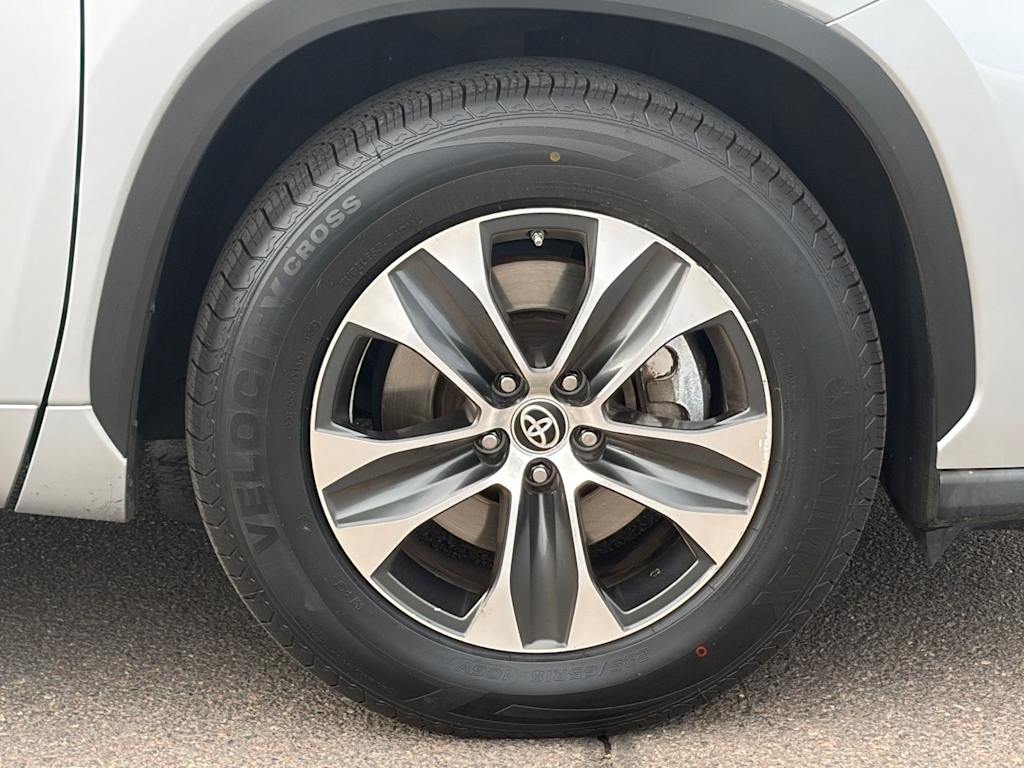 Thumbnail: 2021 Toyota Highlander - 8