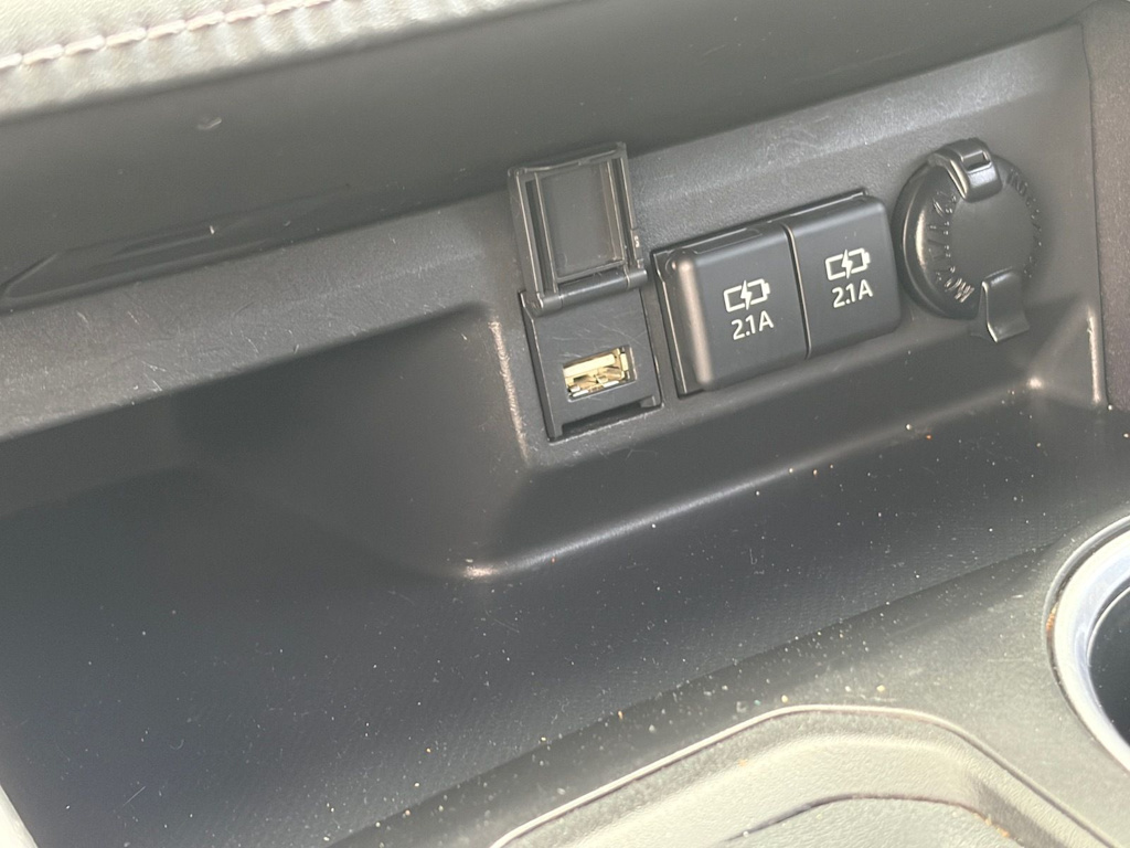 Thumbnail: 2021 Toyota Highlander - 32