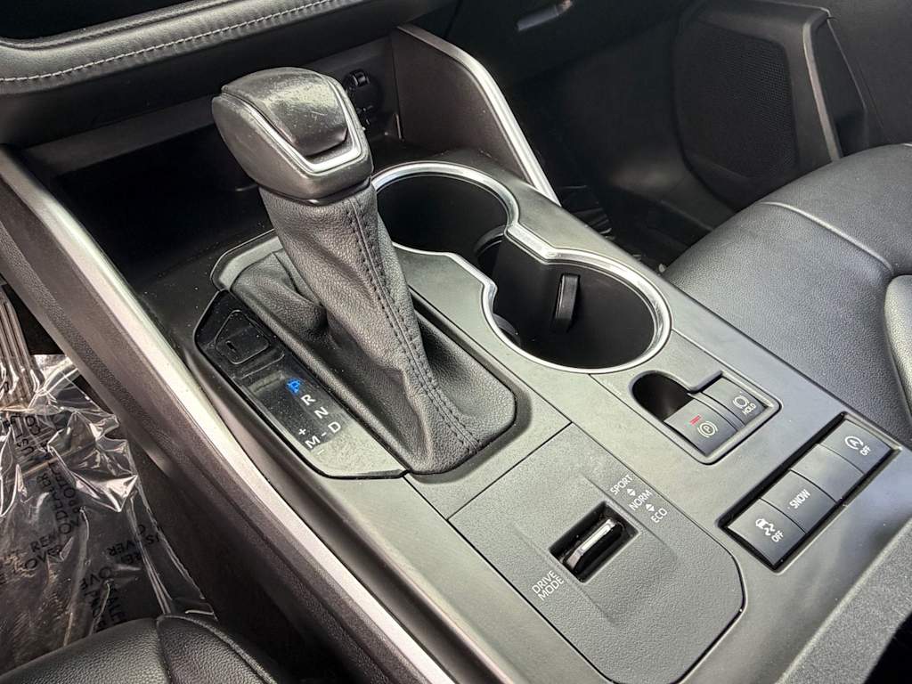 Thumbnail: 2021 Toyota Highlander - 36