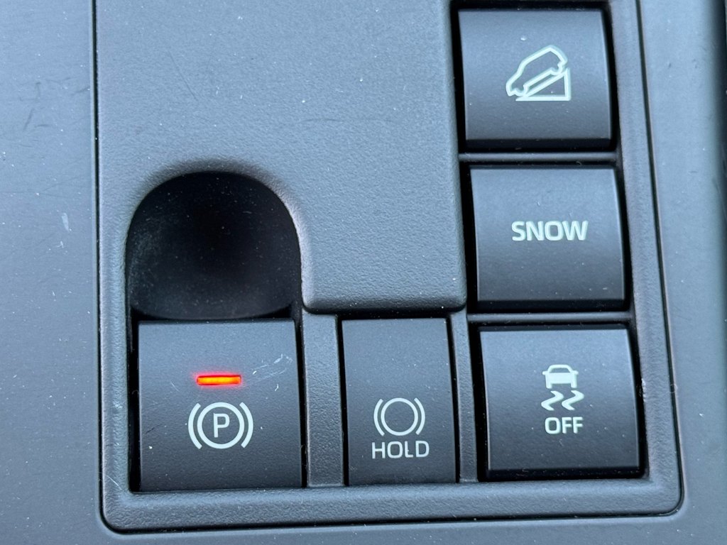 Thumbnail: 2023 Toyota Highlander - 27