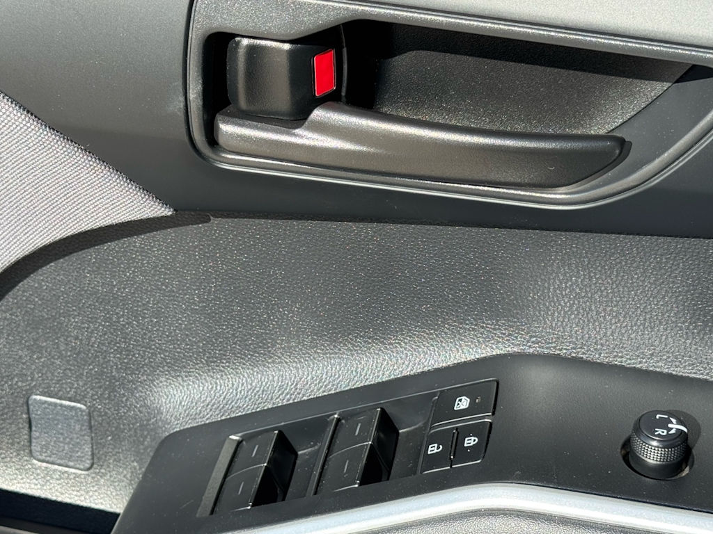 Thumbnail: 2023 Toyota Highlander - 16