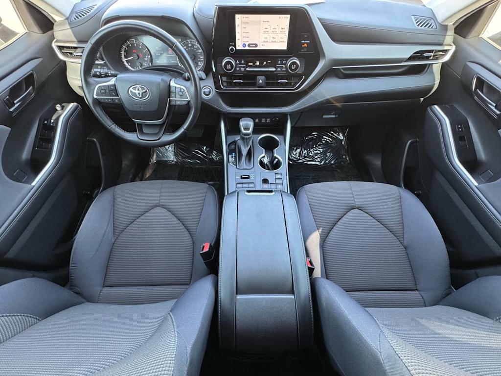 Thumbnail: 2023 Toyota Highlander - 9