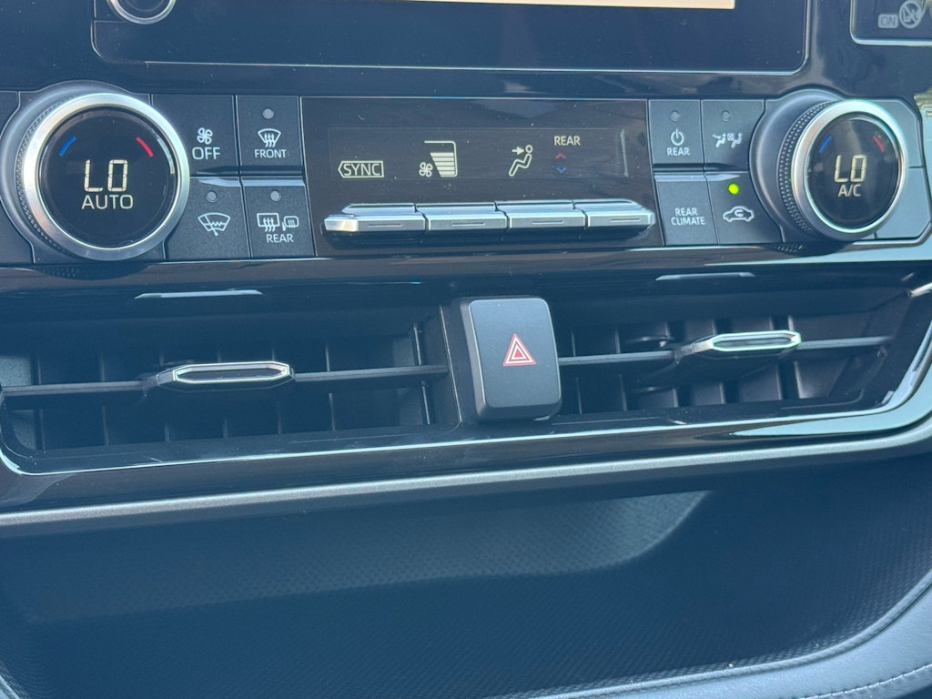 Thumbnail: 2023 Toyota Highlander - 26