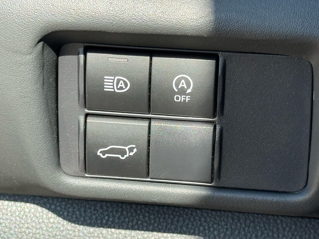 Thumbnail: 2023 Toyota Highlander - 25