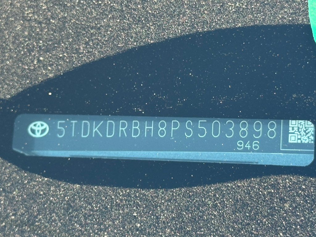 Thumbnail: 2023 Toyota Highlander - 17