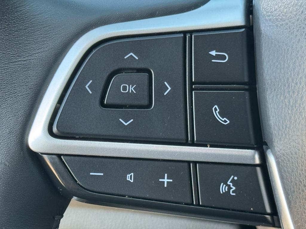 Thumbnail: 2023 Toyota Highlander - 23