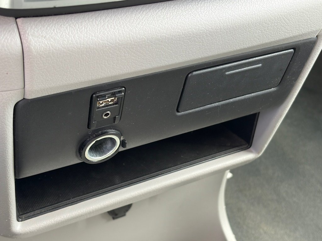Thumbnail: 2015 Toyota Sienna - 19