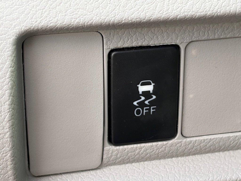 Thumbnail: 2015 Toyota Sienna - 6