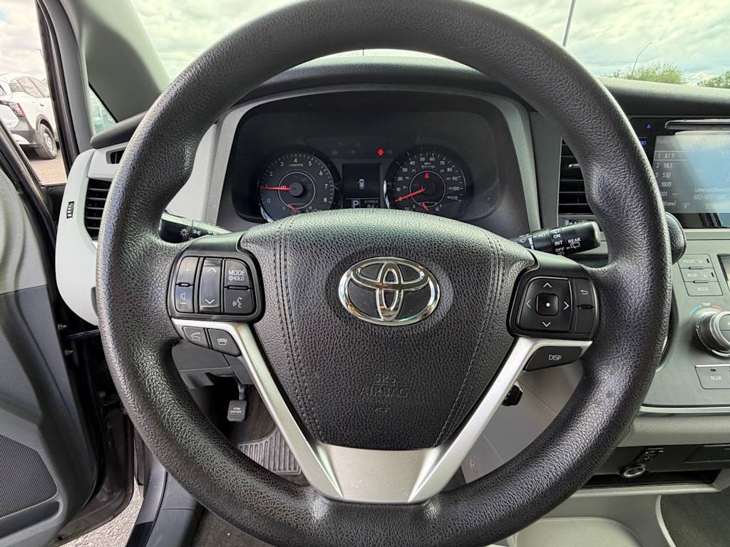 Thumbnail: 2015 Toyota Sienna - 2