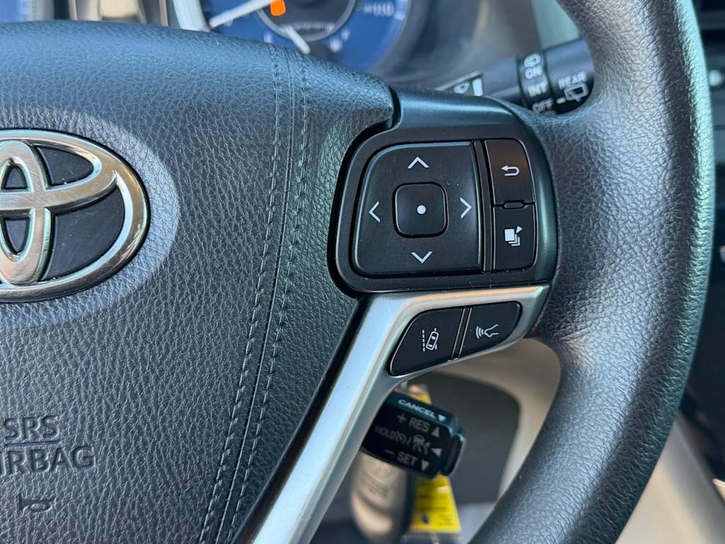 Thumbnail: 2020 Toyota Sienna - 33