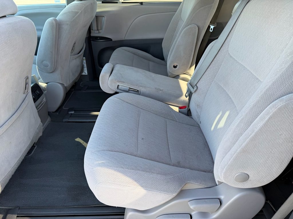 Thumbnail: 2020 Toyota Sienna - 22