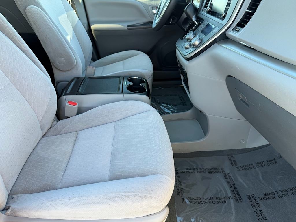 Thumbnail: 2020 Toyota Sienna - 19