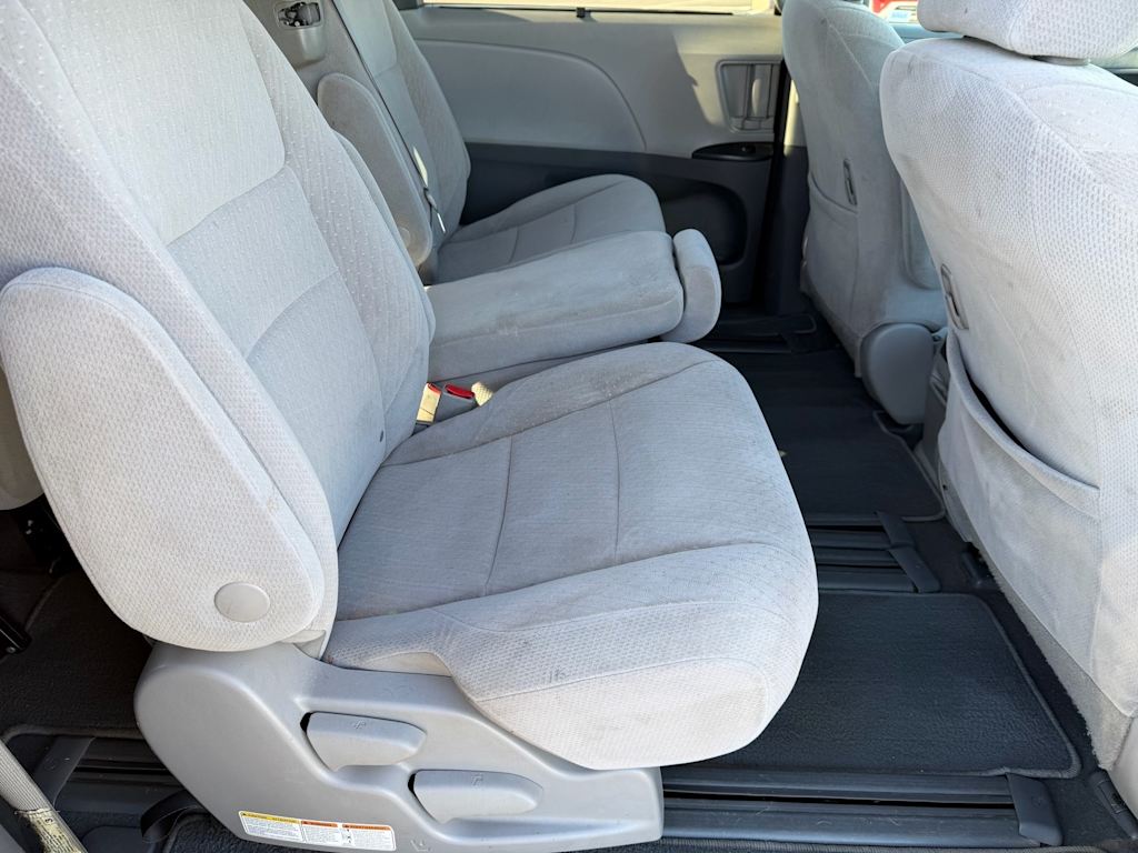 Thumbnail: 2020 Toyota Sienna - 10