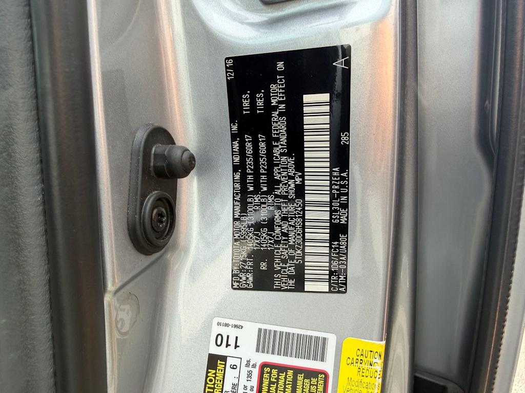 Thumbnail: 2017 Toyota Sienna - 7