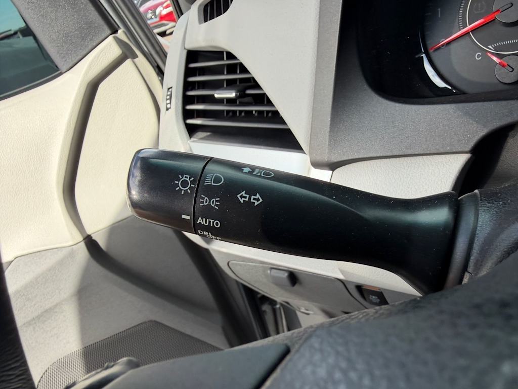 Thumbnail: 2017 Toyota Sienna - 15