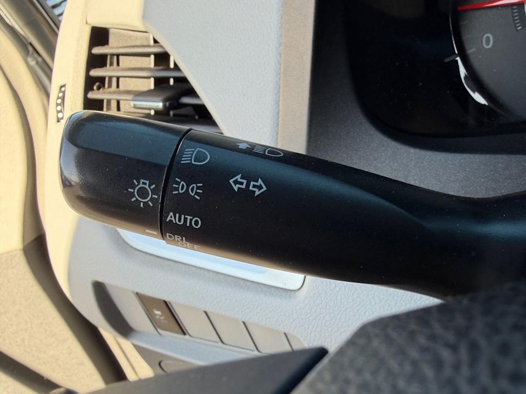 Thumbnail: 2017 Toyota Sienna - 27
