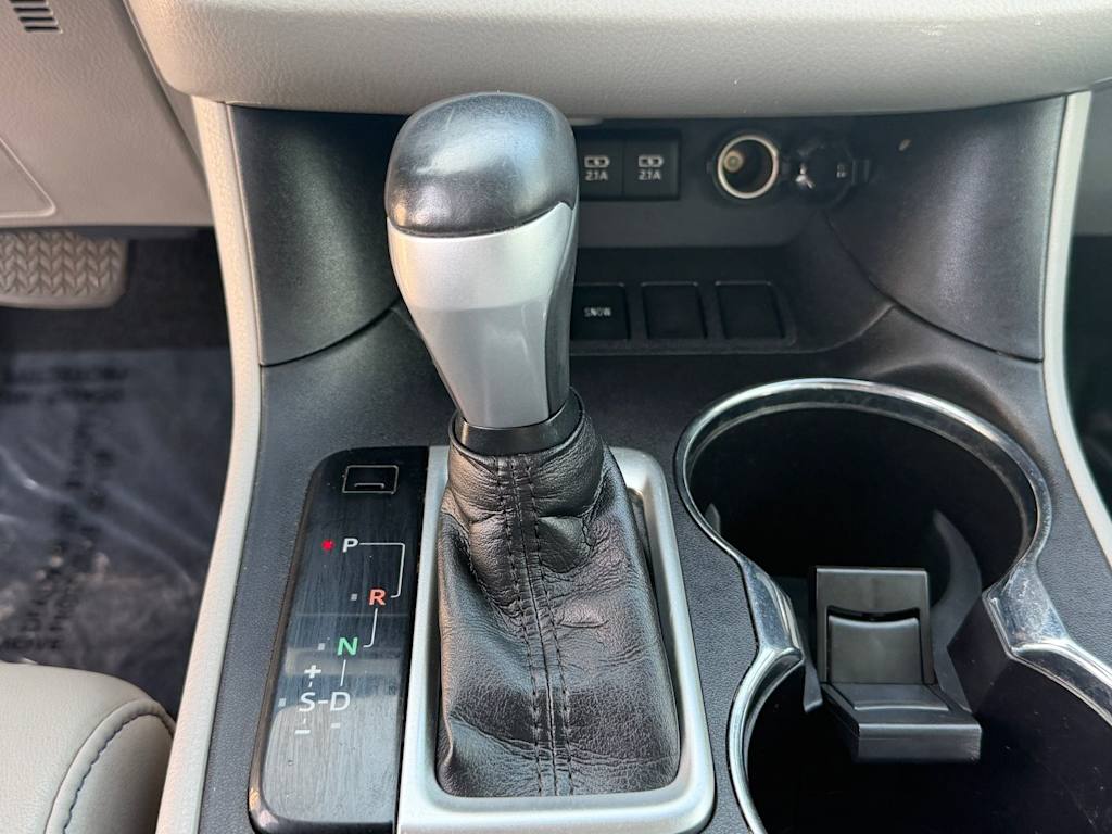 Thumbnail: 2018 Toyota Highlander - 14