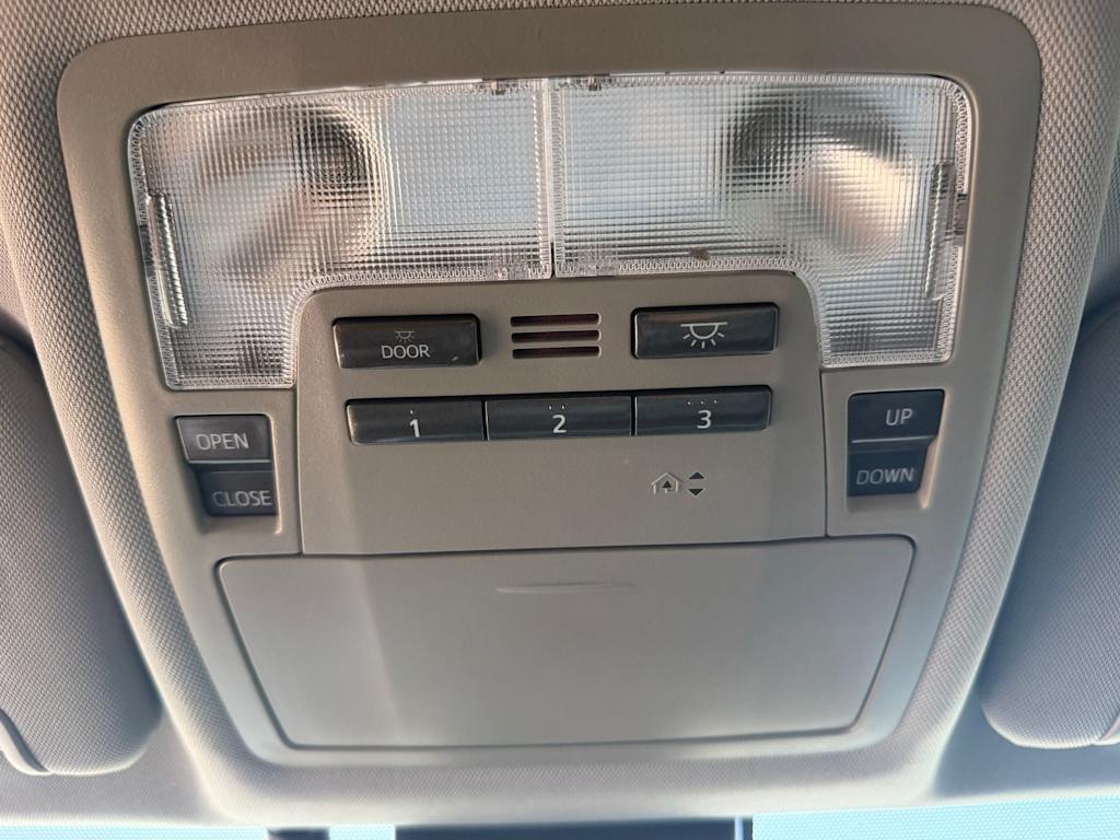 Thumbnail: 2018 Toyota Highlander - 32
