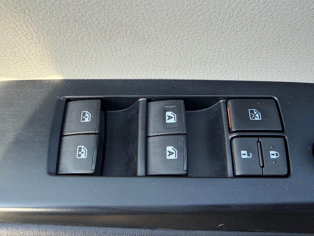 Thumbnail: 2018 Toyota Highlander - 21