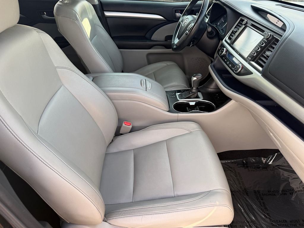 Thumbnail: 2018 Toyota Highlander - 9