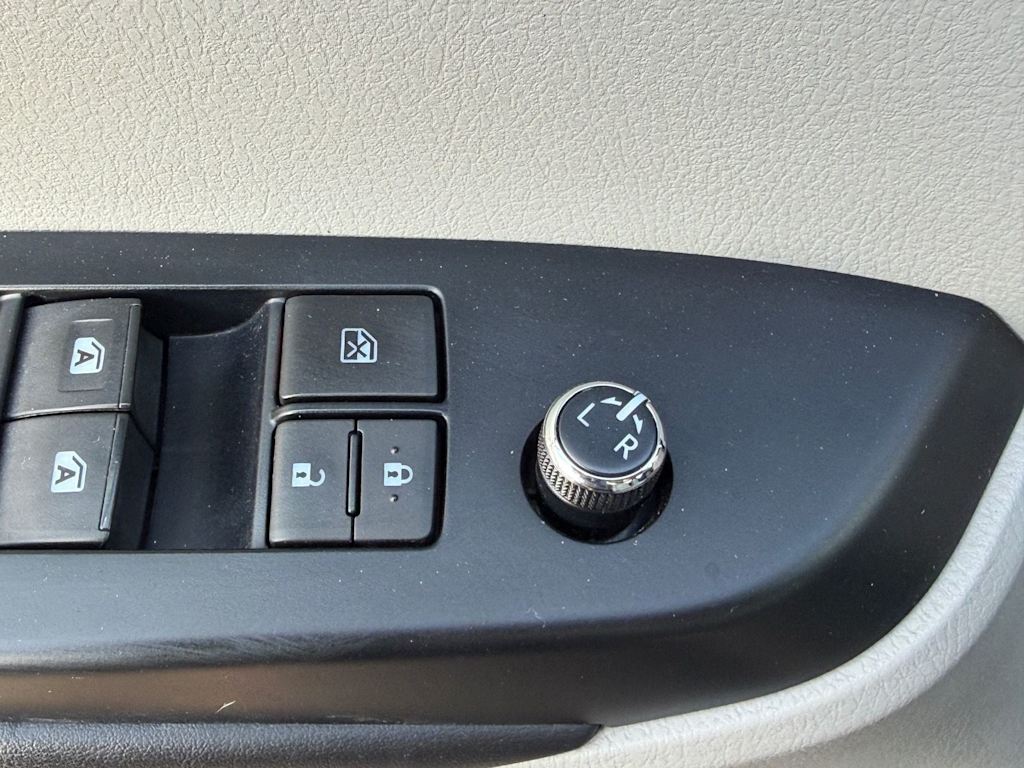 Thumbnail: 2018 Toyota Highlander - 22