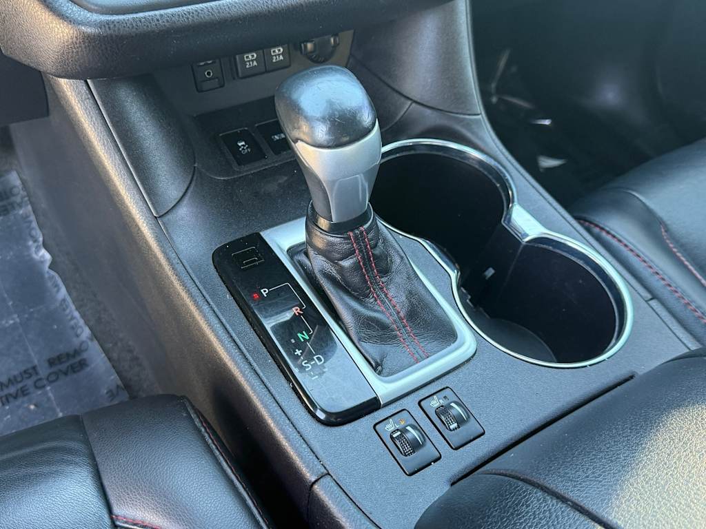 Thumbnail: 2019 Toyota Highlander - 15