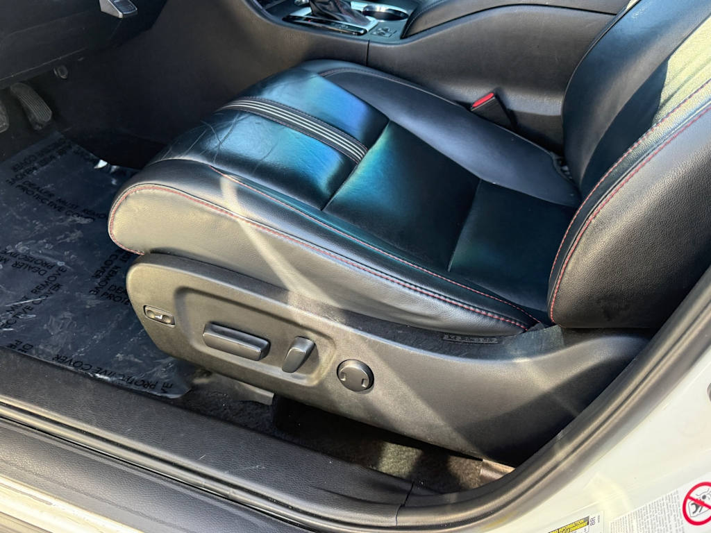 Thumbnail: 2019 Toyota Highlander - 21