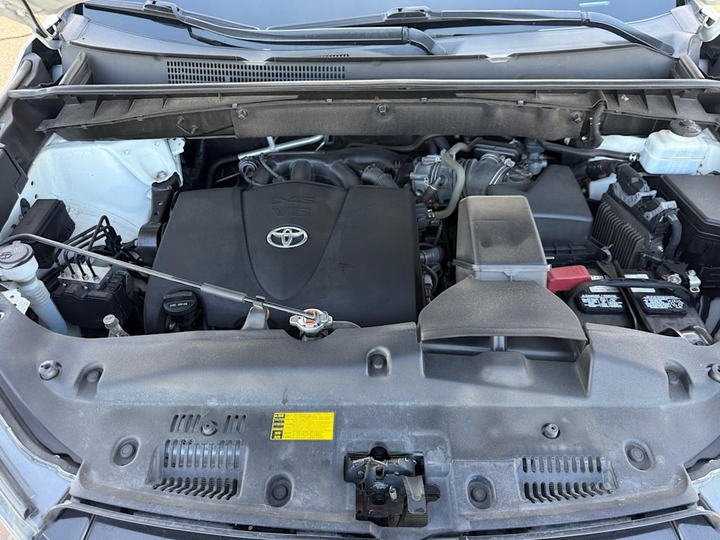 Thumbnail: 2019 Toyota Highlander - 9