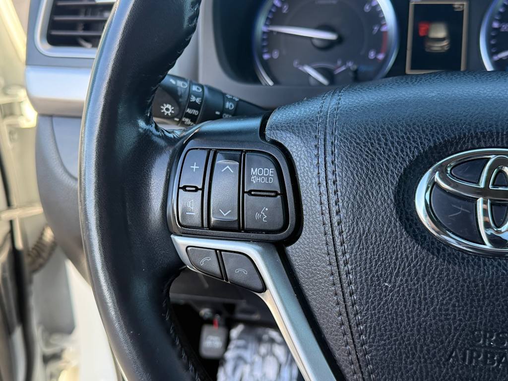 Thumbnail: 2019 Toyota Highlander - 24