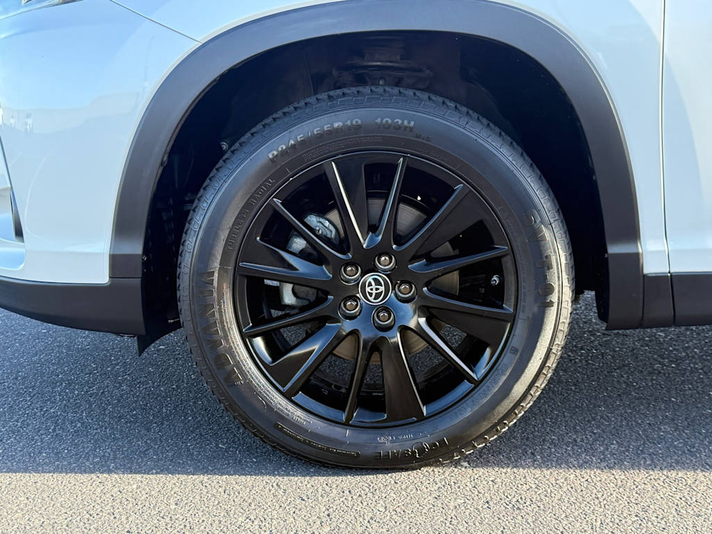 Thumbnail: 2019 Toyota Highlander - 8