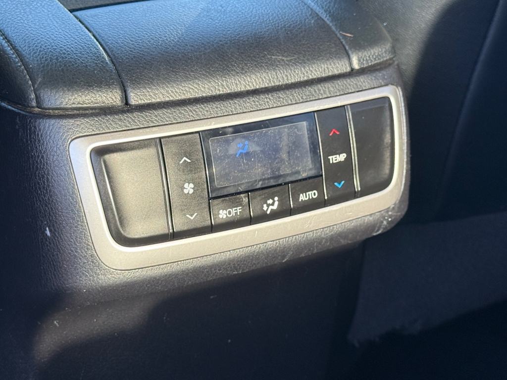 Thumbnail: 2019 Toyota Highlander - 31