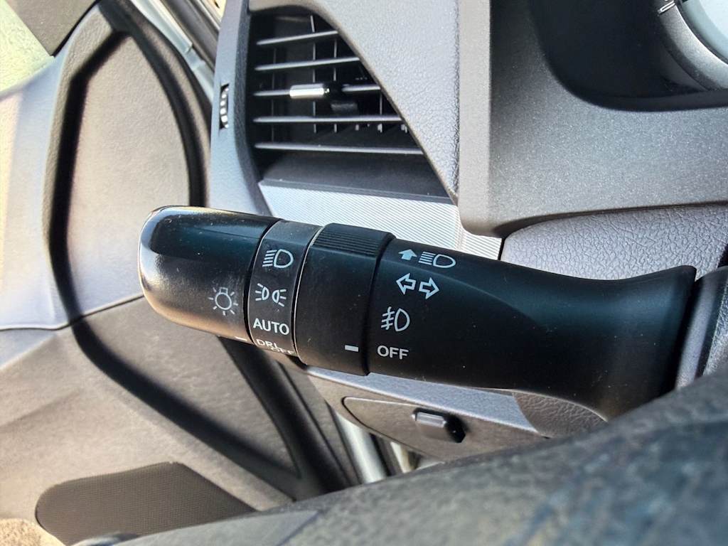 Thumbnail: 2015 Toyota Sienna - 25