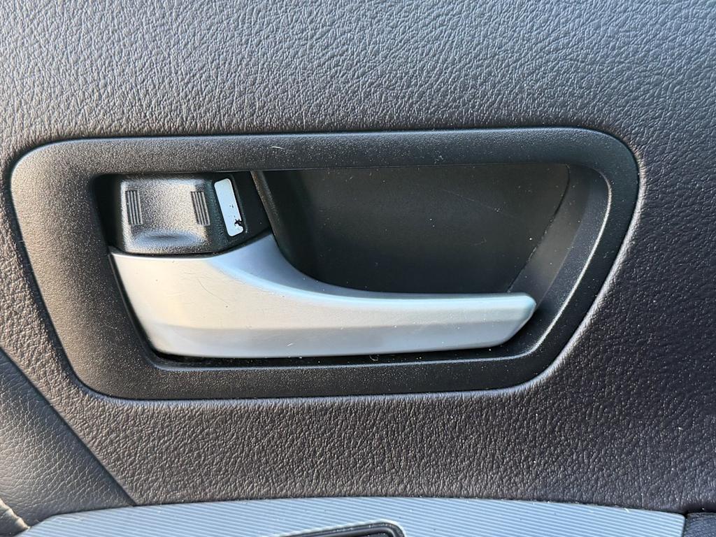 Thumbnail: 2015 Toyota Sienna - 21