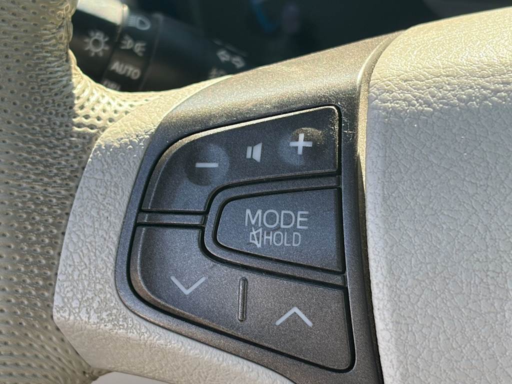 Thumbnail: 2013 Toyota Sienna - 15