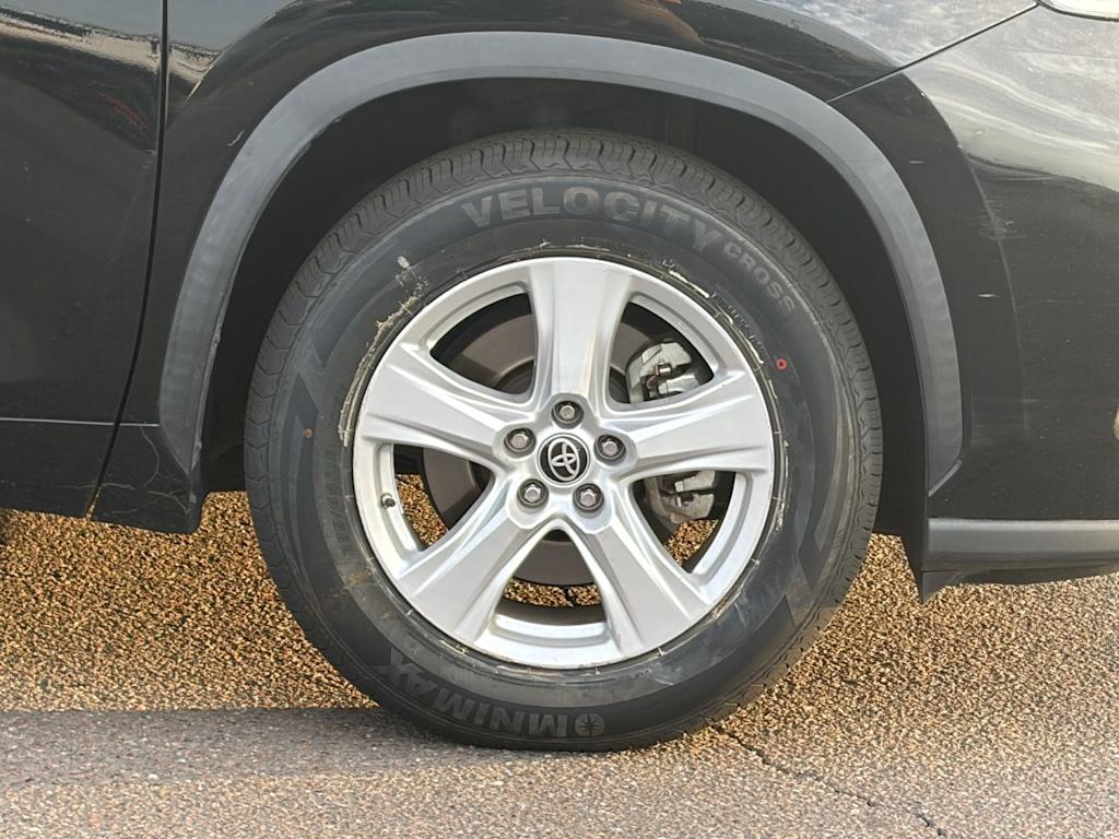 Thumbnail: 2021 Toyota Highlander - 3