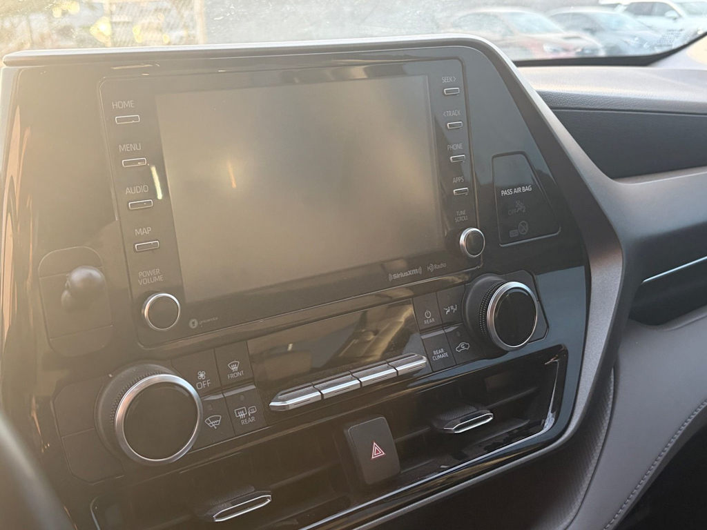 Thumbnail: 2021 Toyota Highlander - 4