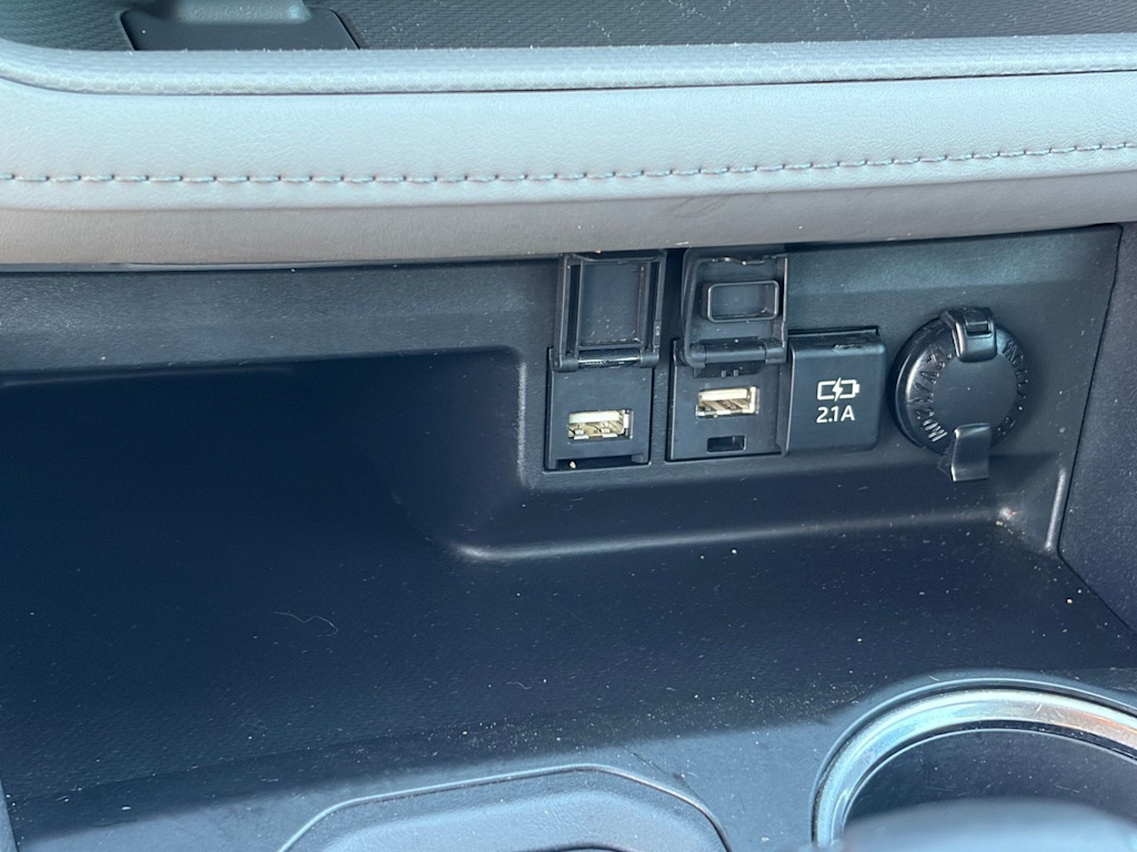 Thumbnail: 2021 Toyota Highlander - 32