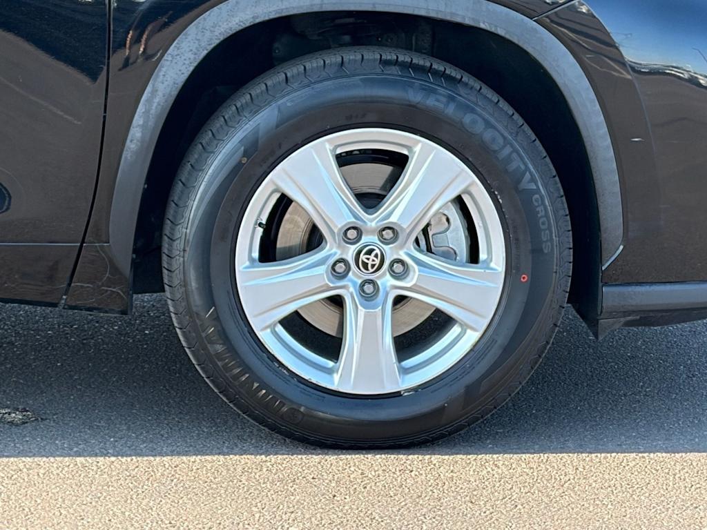 Thumbnail: 2021 Toyota Highlander - 8