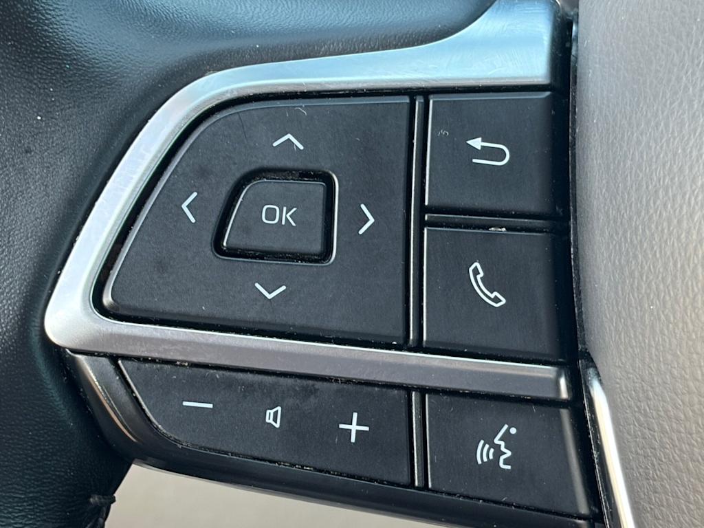 Thumbnail: 2021 Toyota Highlander - 25