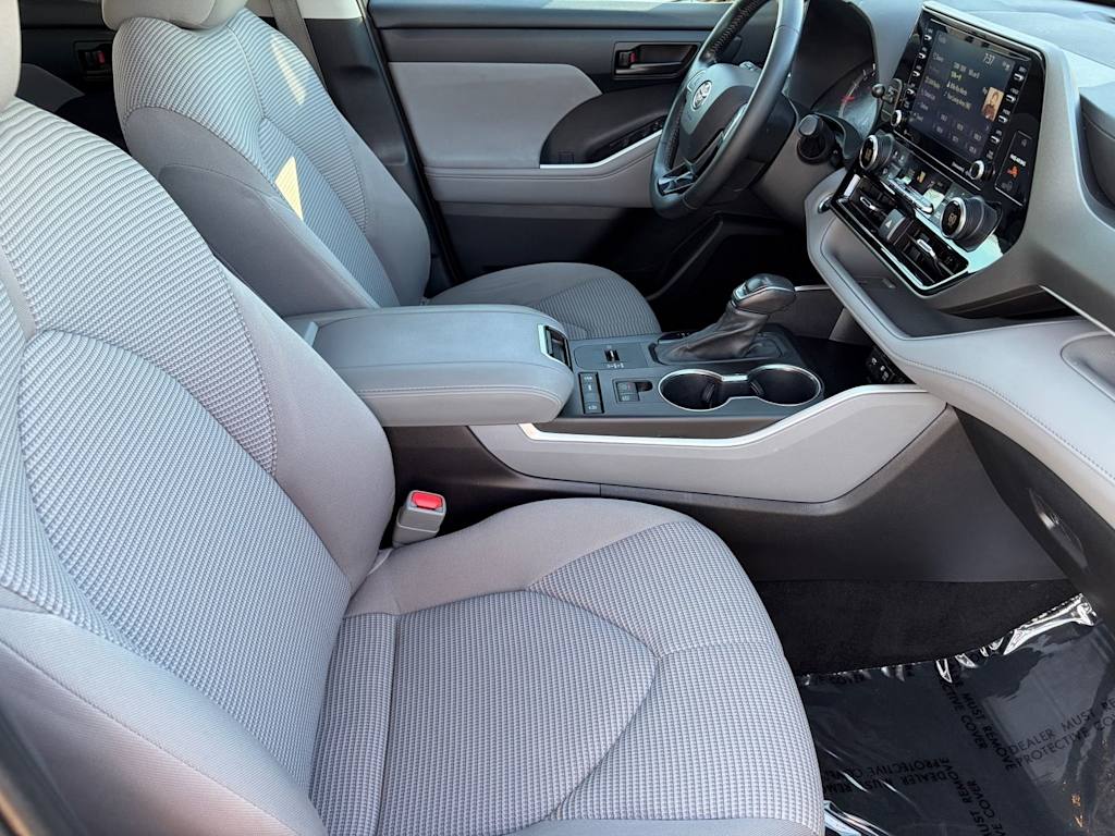 Thumbnail: 2021 Toyota Highlander - 10