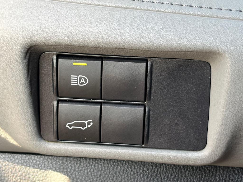 Thumbnail: 2021 Toyota Highlander - 24