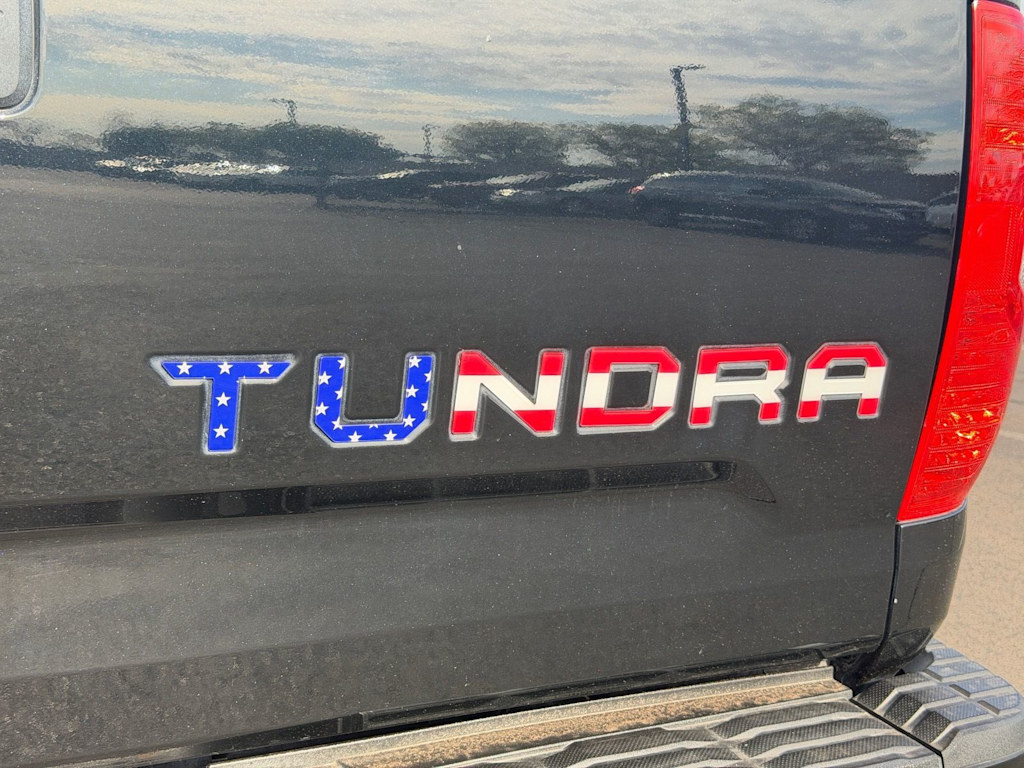 Thumbnail: 2015 Toyota Tundra - 6
